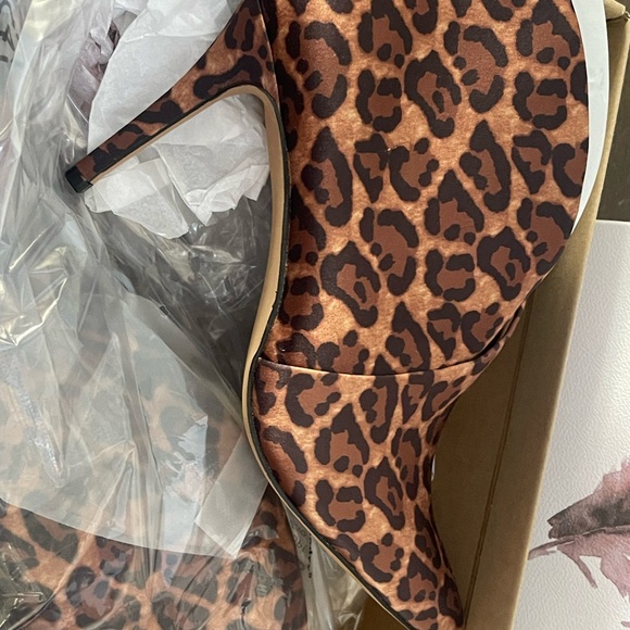 Leopard heel size 8.5 - Picture 4 of 5